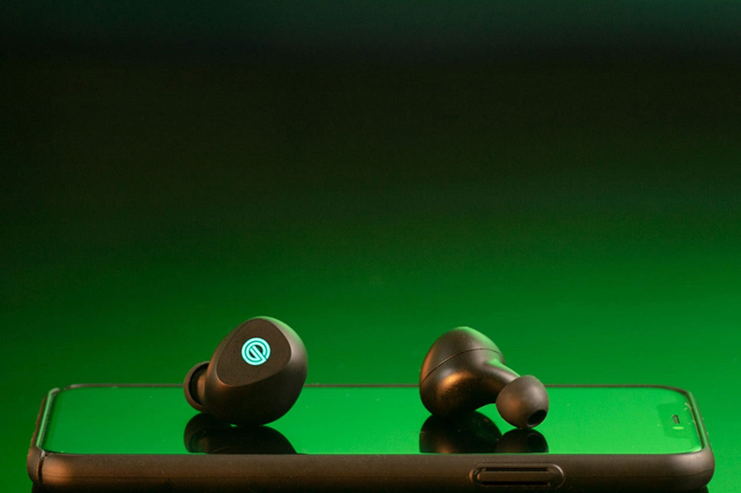 Earbud Decision: Noise Cancellation vs. Audio Quality-4OurEars