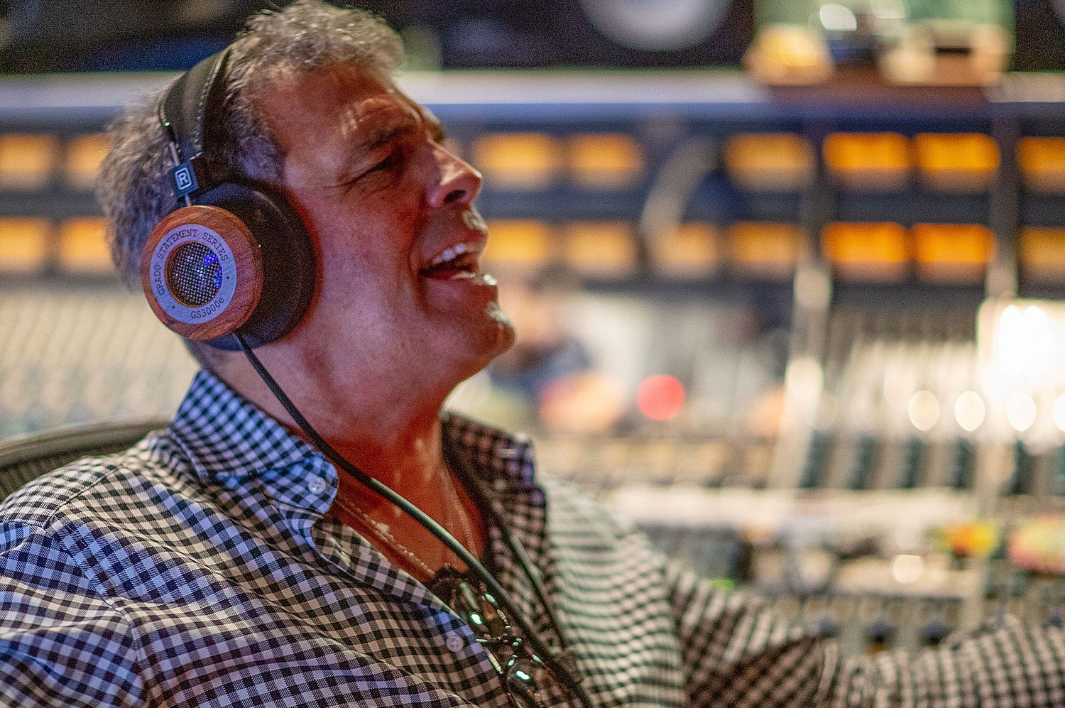 Using Headphones For Mixing-4OurEars